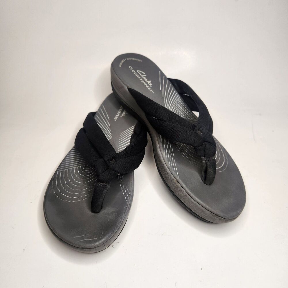 CLOUDSTEPPERS by Clarks Arla Black flip flops thongs sandals sz 7